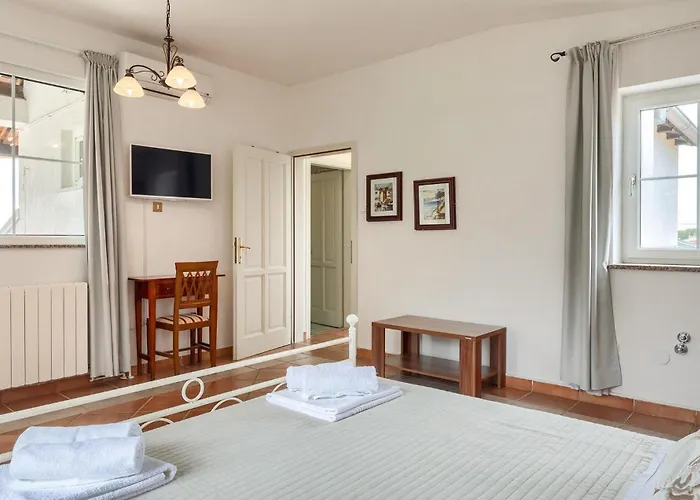 Basic Hébergement de vacances Nova Vas (Porec)